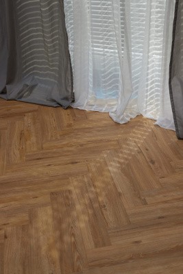 Кварцвиниловая плитка SPC Steinholz Herringbone Лархе